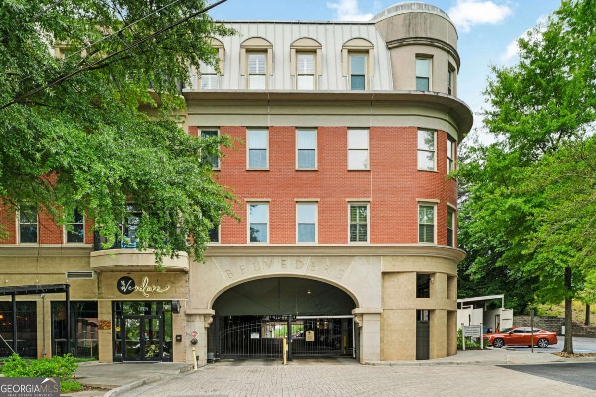 2 bedroom, 2 bathroom, 1,763 sq ft condominium sold at 560 Dutch Valley Road 403, Atlanta, GA 30324