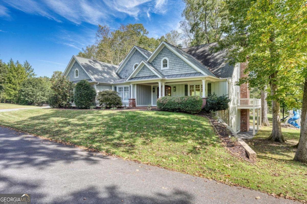 4 bedroom, 3.5 bathroom, 3,608 sq ft single family residence sold at 609 Cypress Pointe Lane, Hayesville, NC 28904