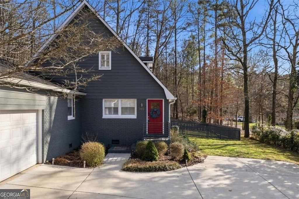 3 bedroom, 2 bathroom, 1,725 sq ft single family residence for sale at 145 Mountain View Road, Rome, GA 30161 — photo 2