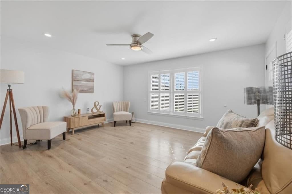 3 bedroom, 2 bathroom, 1,725 sq ft single family residence for sale at 145 Mountain View Road, Rome, GA 30161 — photo 4