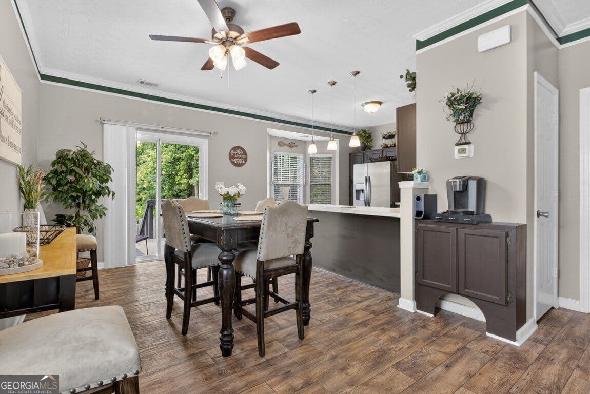 3 bedroom, 3.5 bathroom, 2,061 sq ft townhouse for sale at 2484 Stonegate Drive, Acworth, GA 30101 — photo 6