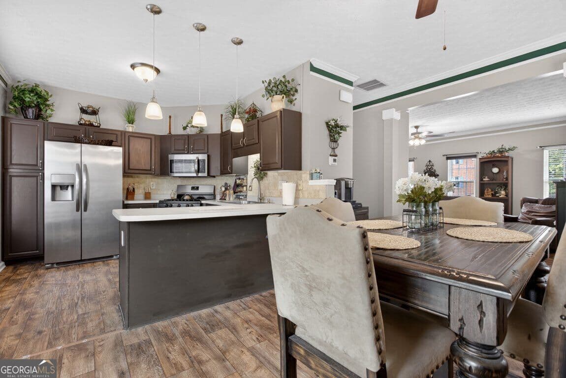 3 bedroom, 3.5 bathroom, 2,061 sq ft townhouse for sale at 2484 Stonegate Drive, Acworth, GA 30101 — photo 8