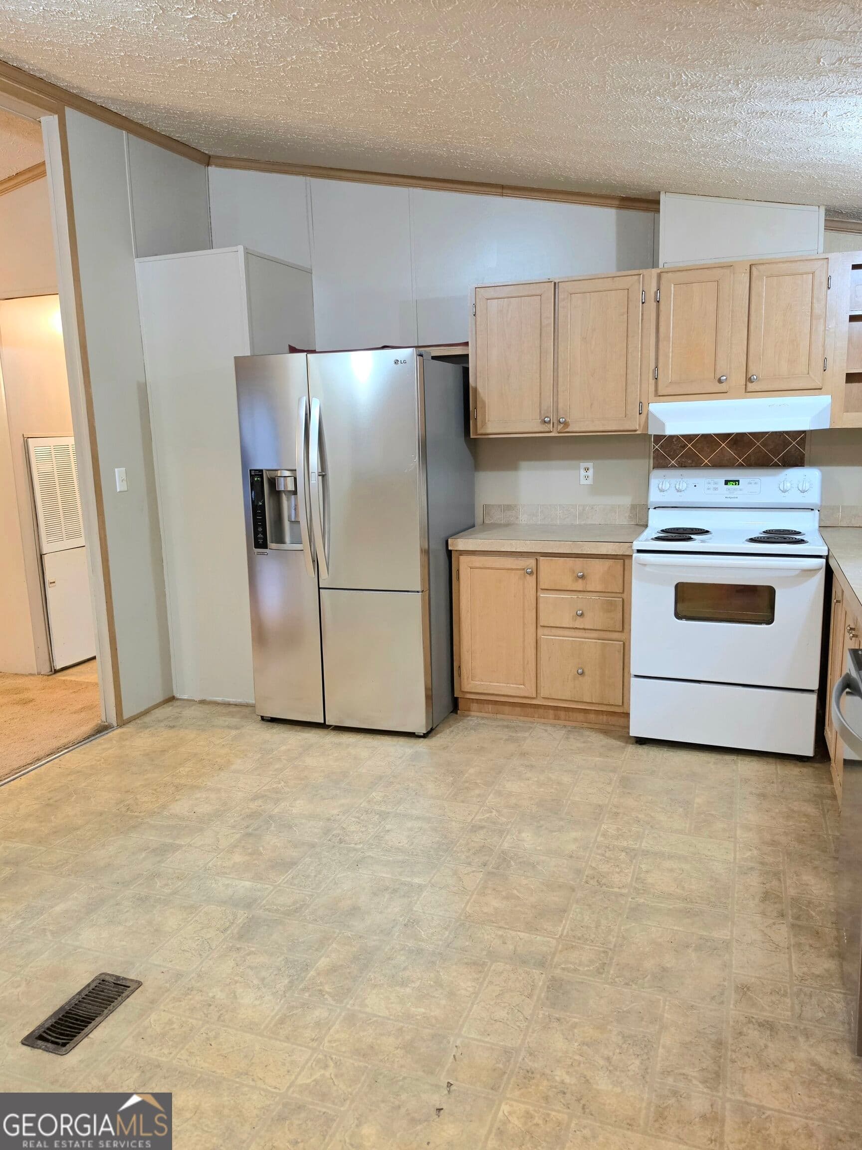 3 bedroom, 2 bathroom, 1,607 sq ft manufactured home,single family residence for sale at 1071 County Road 491, Lafayette, AL 36862 — photo 9