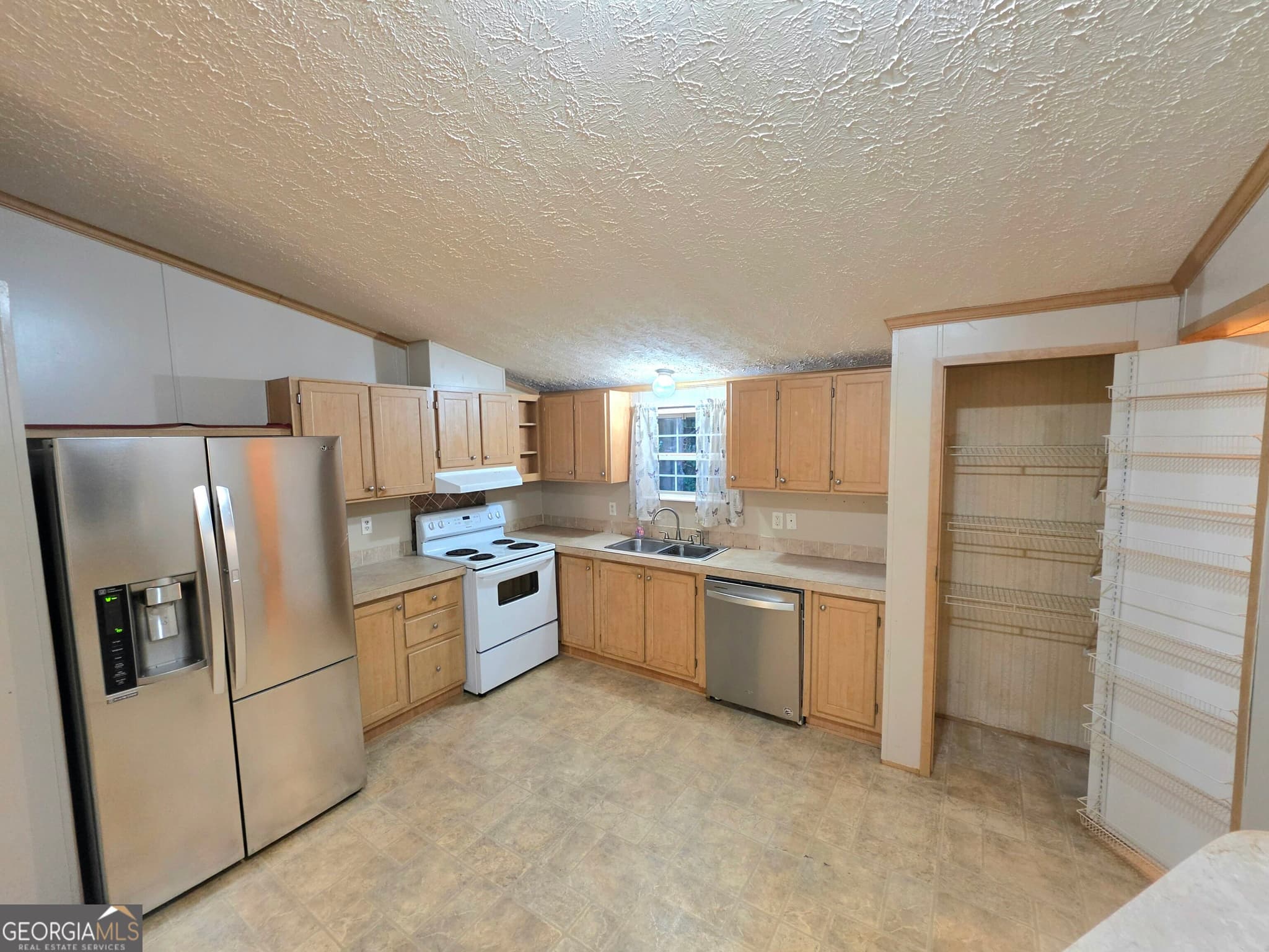 3 bedroom, 2 bathroom, 1,607 sq ft manufactured home,single family residence for sale at 1071 County Road 491, Lafayette, AL 36862 — photo 8