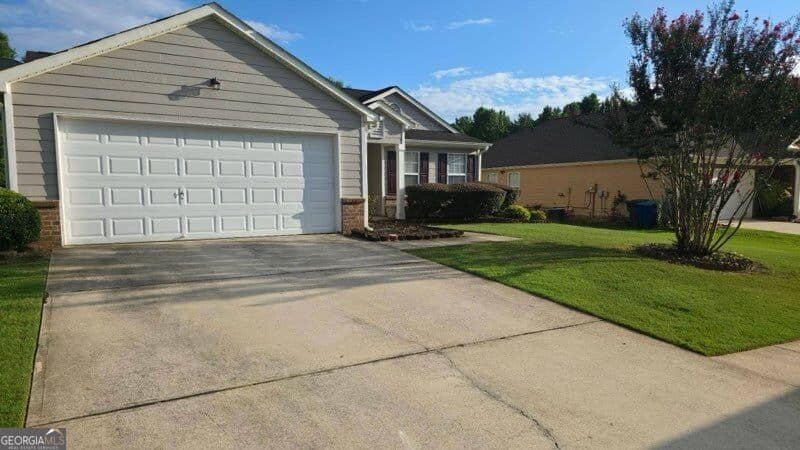 4 bedroom, 2 bathroom, 1,728 sq ft single family residence for rent at 7540 Old Chapel, Atlanta, GA 30349 for $2,050 a month — photo 3