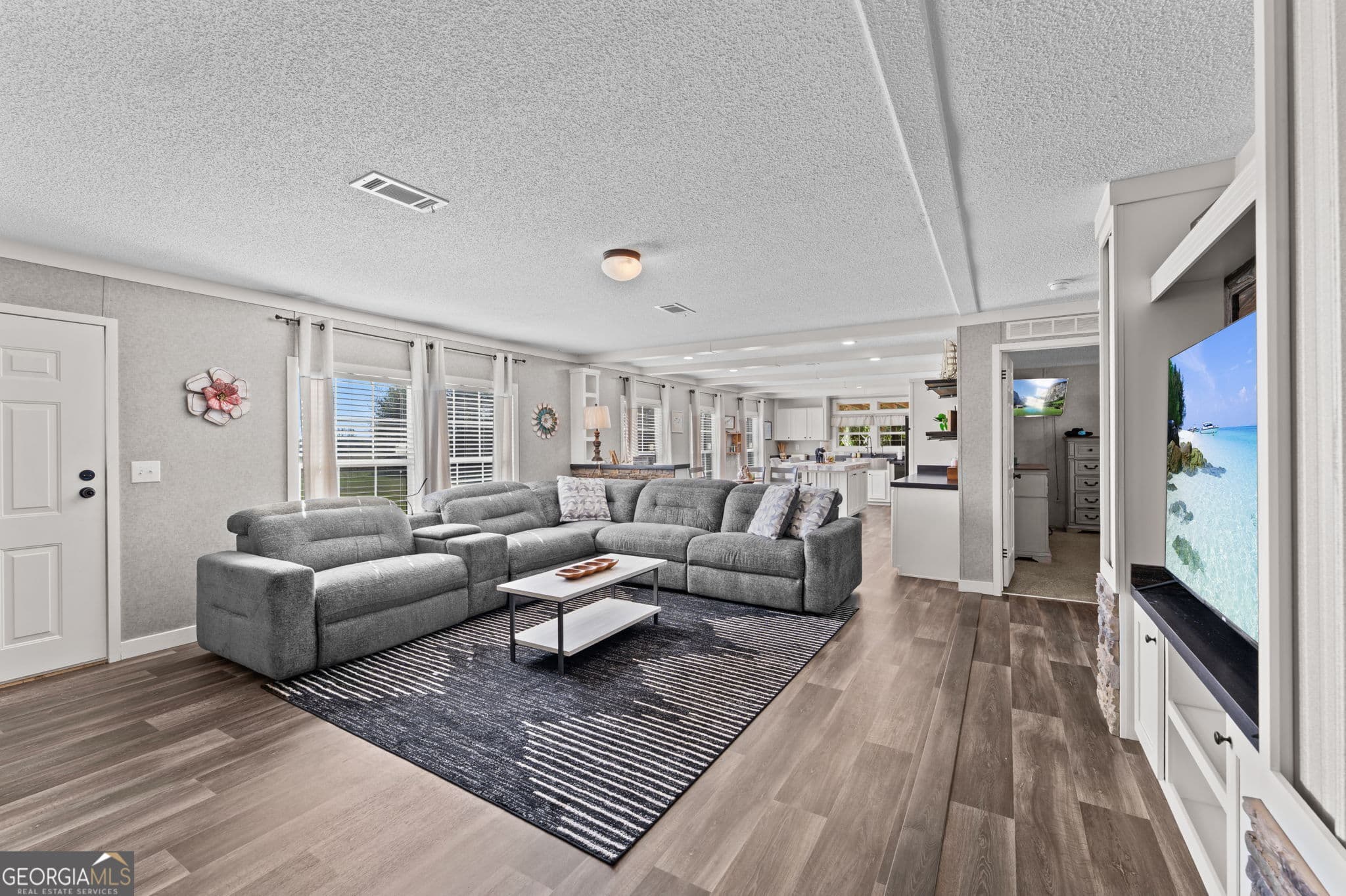 3 bedroom, 2 bathroom, 1,856 sq ft manufactured home,single family residence for sale at 916 E Flournoy Road, Hawkinsville, GA 31036 — photo 3