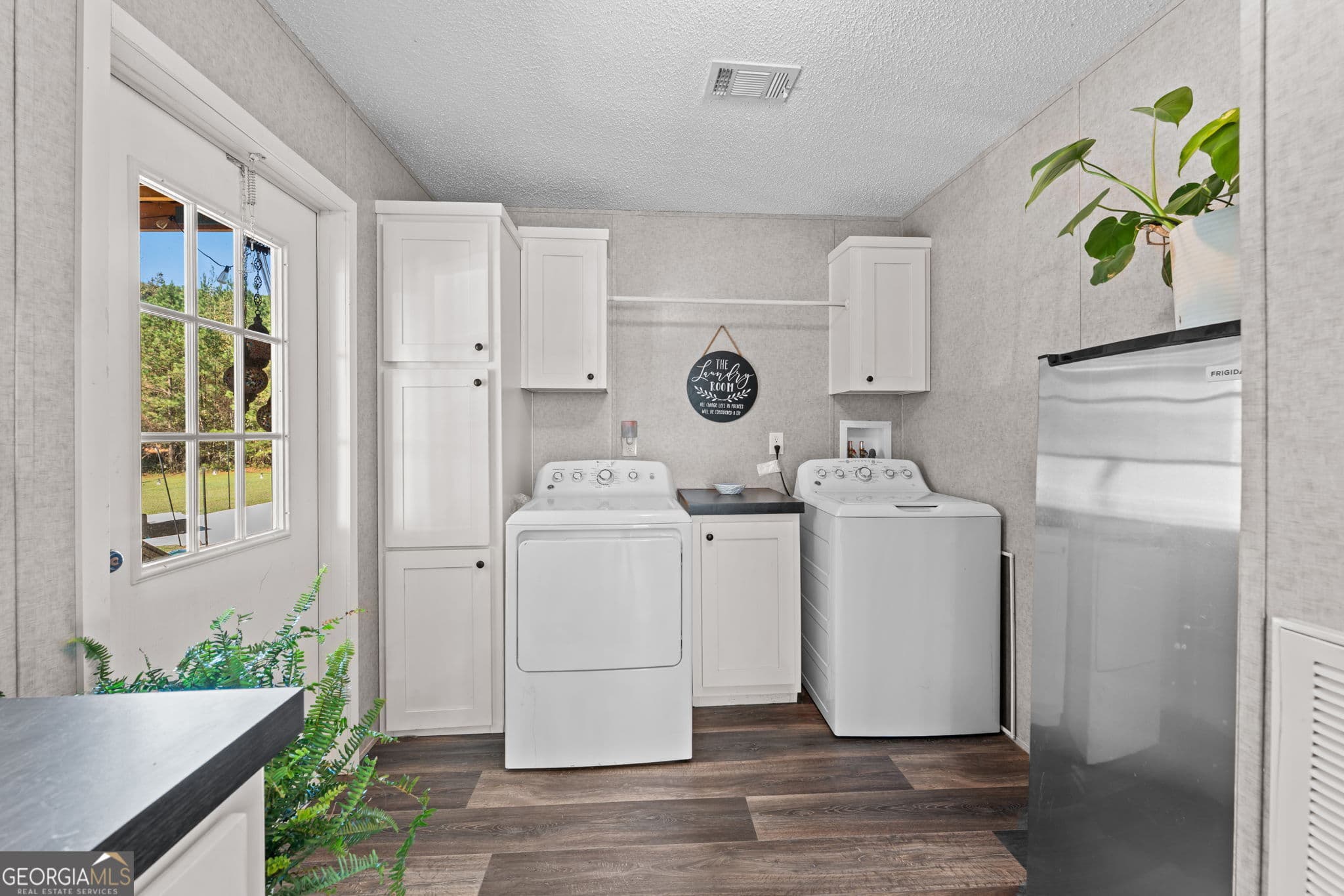 3 bedroom, 2 bathroom, 1,856 sq ft manufactured home,single family residence for sale at 916 E Flournoy Road, Hawkinsville, GA 31036 — photo 9