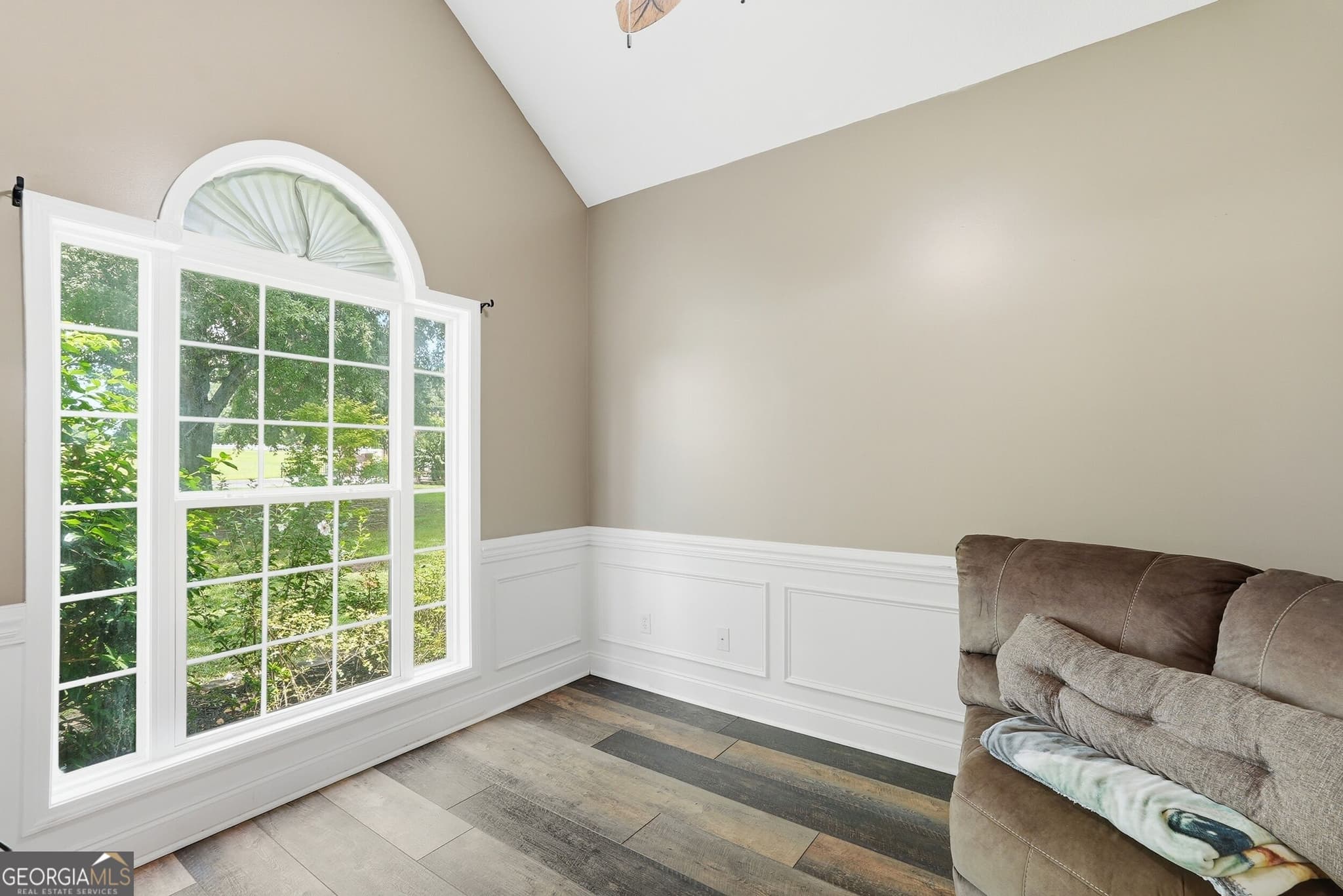 4 bedroom, 3.5 bathroom, 2,707 sq ft single family residence for sale at 1201 E Hampton Drive, Statesboro, GA 30461 — photo 3