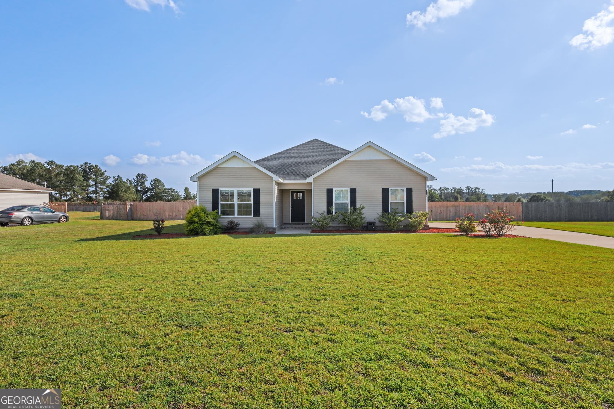 3 bedroom, 2 bathroom, 1,424 sq ft single family residence for sale at 603 Fescue Drive, Statesboro, GA 30458 — photo 3