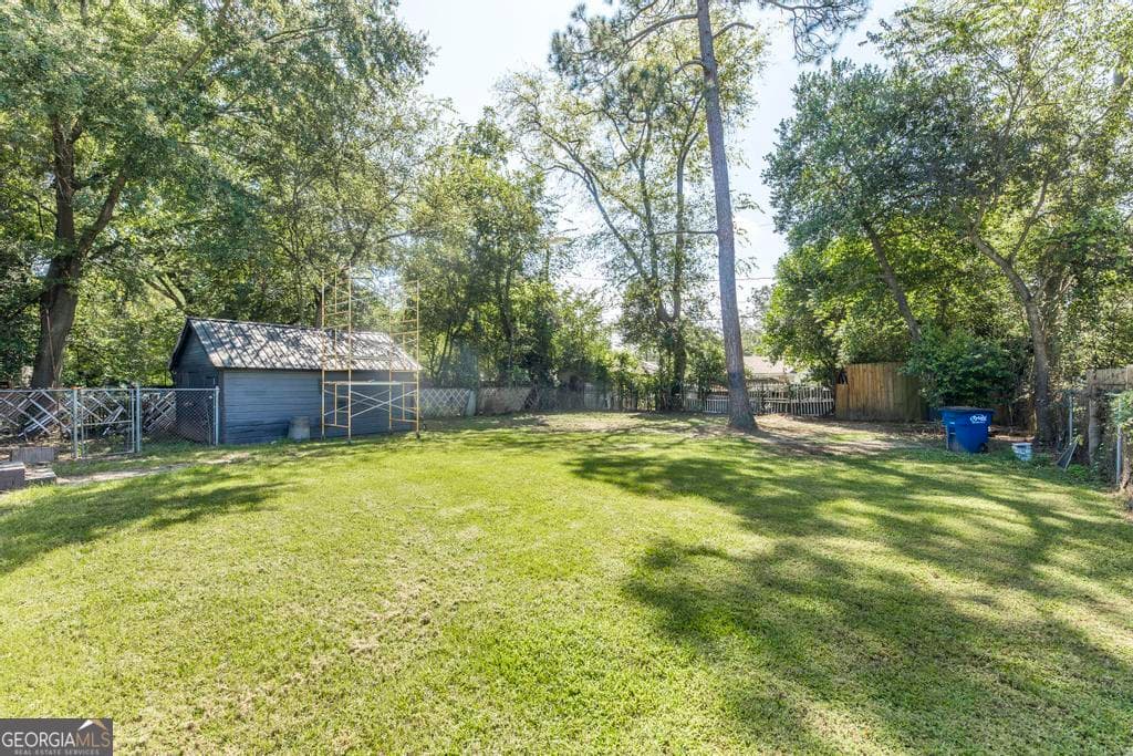 3 bedroom, 2 bathroom, 939 sq ft single family residence for sale at 520 VILLA ESTA Circle, Macon, GA 31206 — photo 5