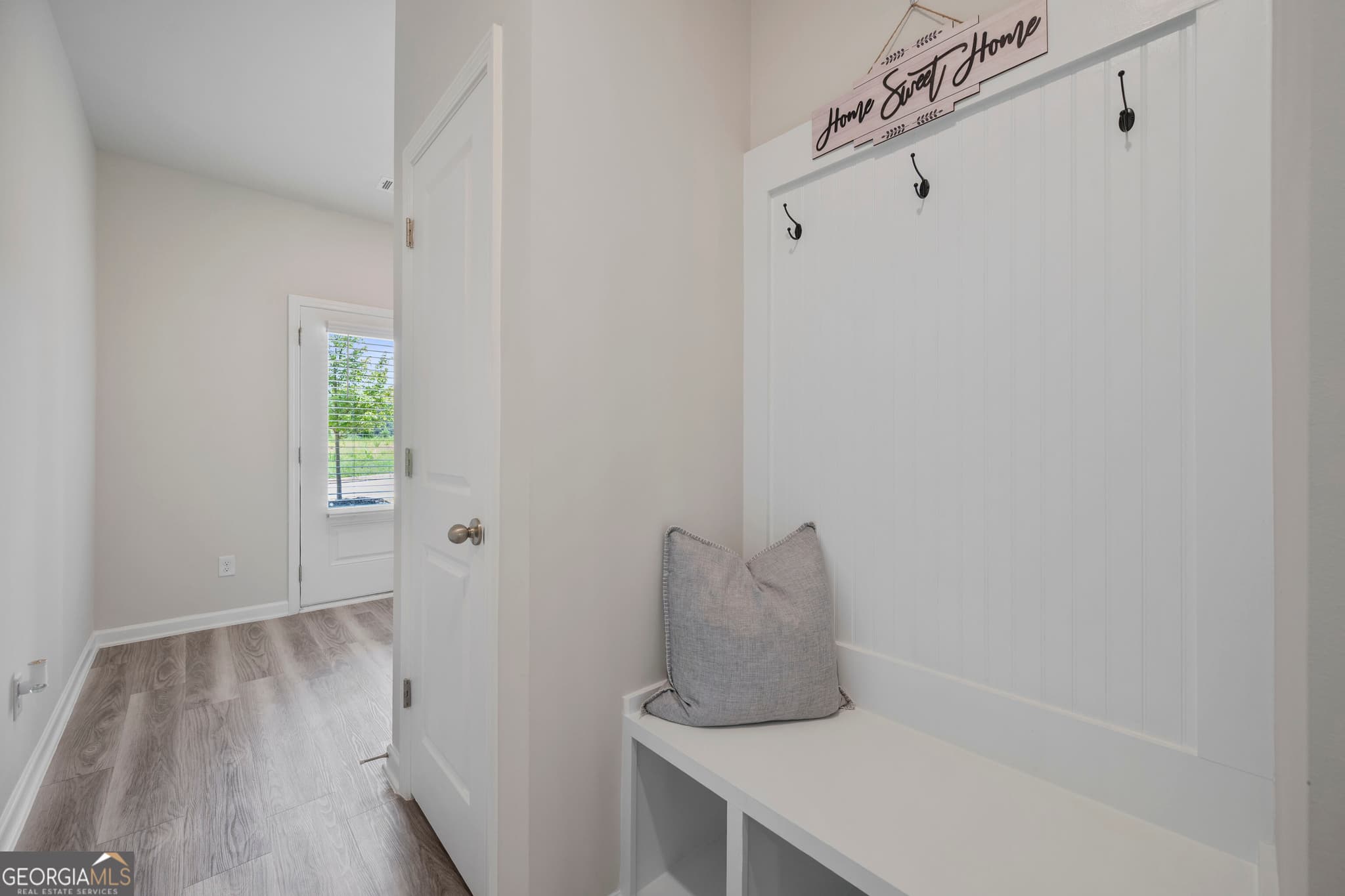 4 bedroom, 2.5 bathroom, 2,252 sq ft townhouse for sale at 3952 Hidden River Lane, Oakwood, GA 30566 — photo 2