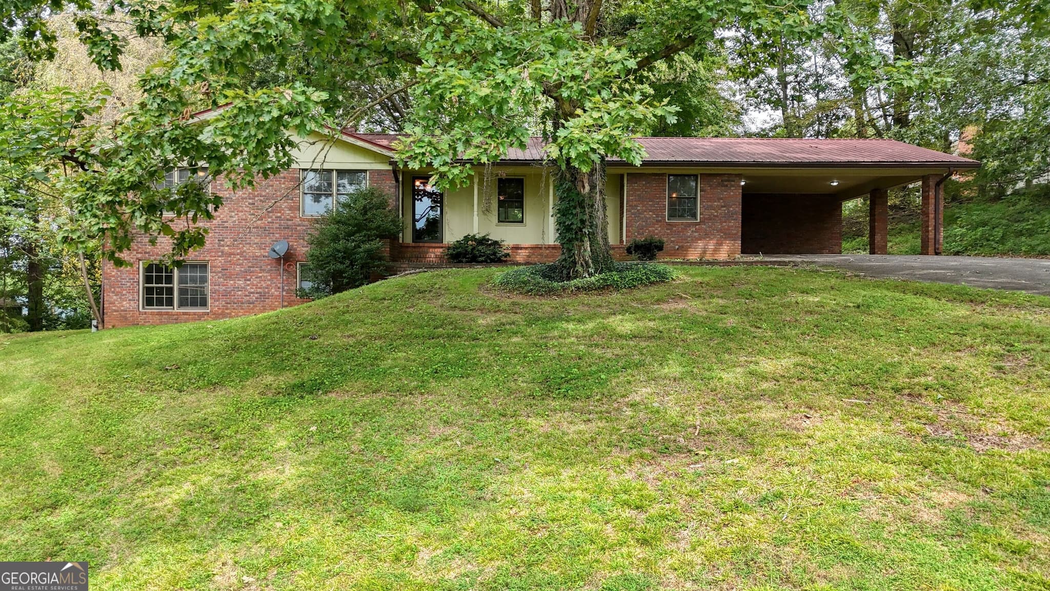 3 bedroom, 2 bathroom single family residence for sale at 727 Bell Creek Road, Hiawassee, GA 30546 — photo 2