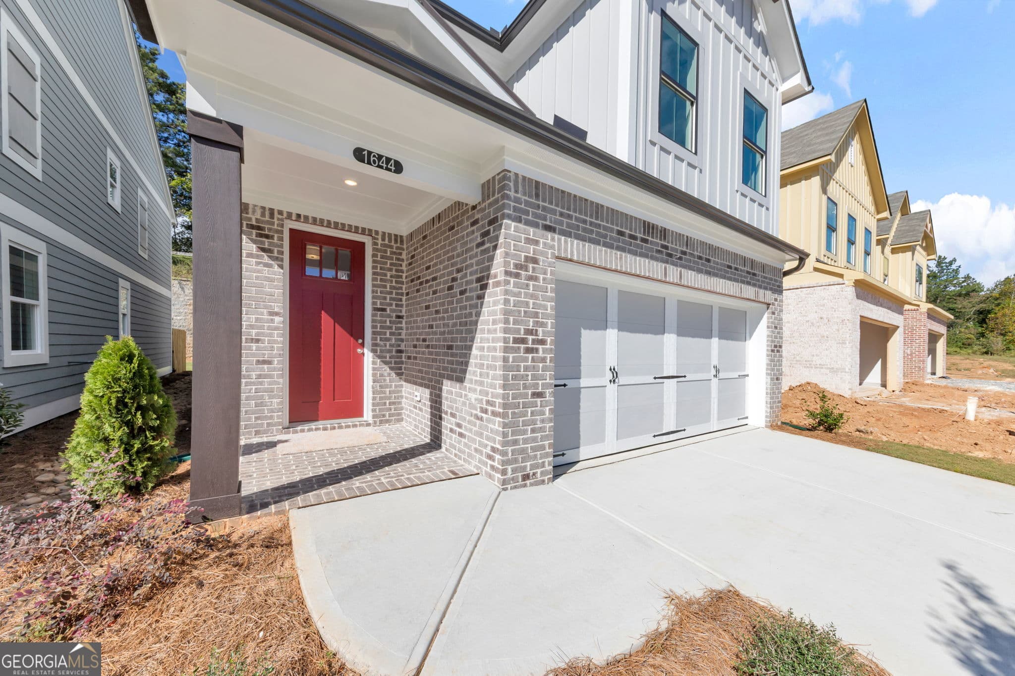 3 bedroom, 2.5 bathroom, 2,025 sq ft single family residence for sale at 1644 Crestcreek Court, Marietta, GA 30008 — photo 2