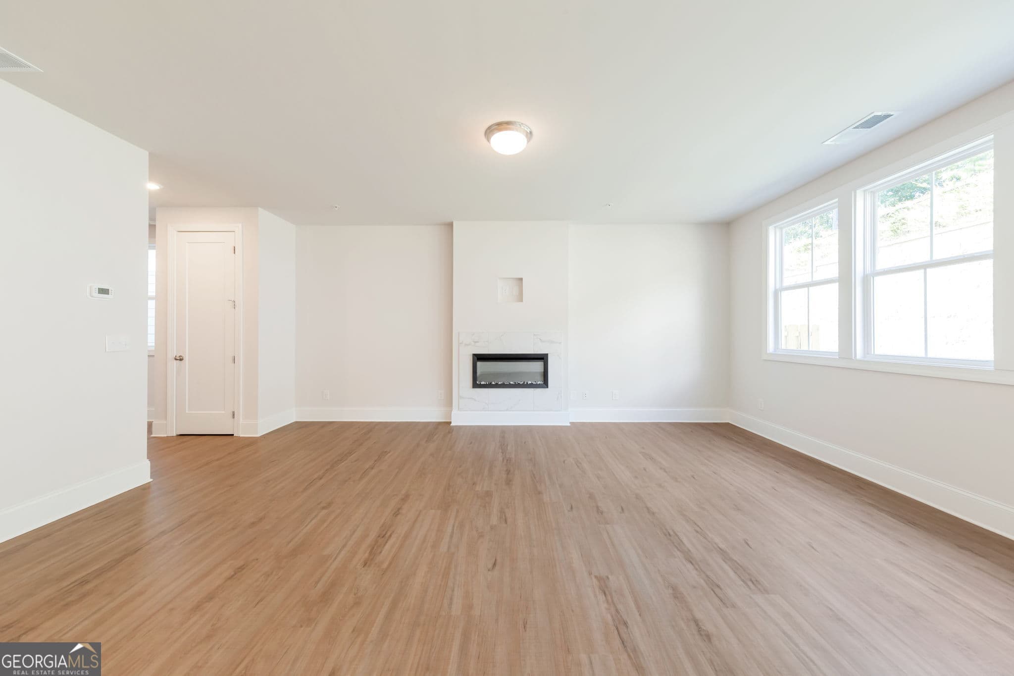 3 bedroom, 2.5 bathroom, 2,025 sq ft single family residence for sale at 1644 Crestcreek Court, Marietta, GA 30008 — photo 6