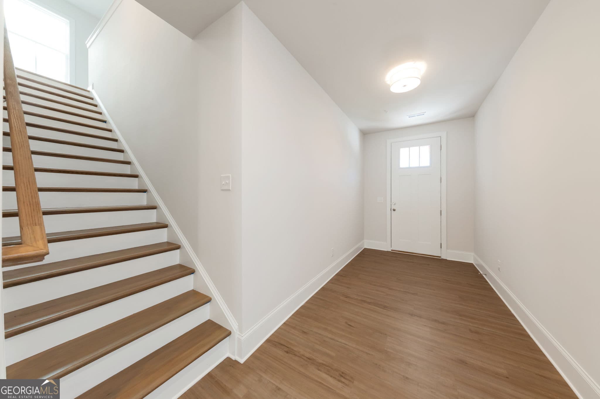 3 bedroom, 2.5 bathroom, 2,025 sq ft single family residence for sale at 1644 Crestcreek Court, Marietta, GA 30008 — photo 3