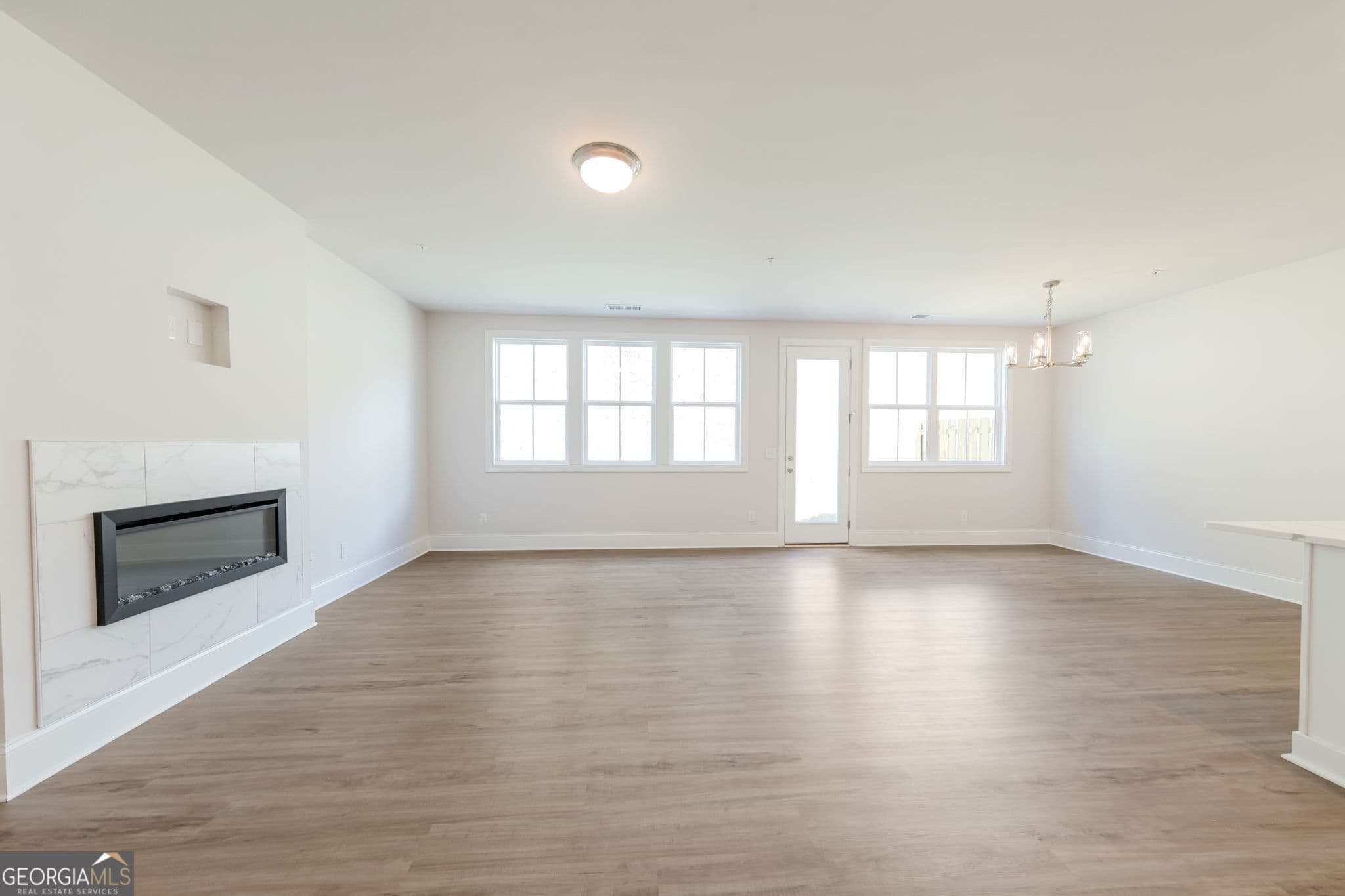 3 bedroom, 2.5 bathroom, 2,025 sq ft single family residence for sale at 1644 Crestcreek Court, Marietta, GA 30008 — photo 5