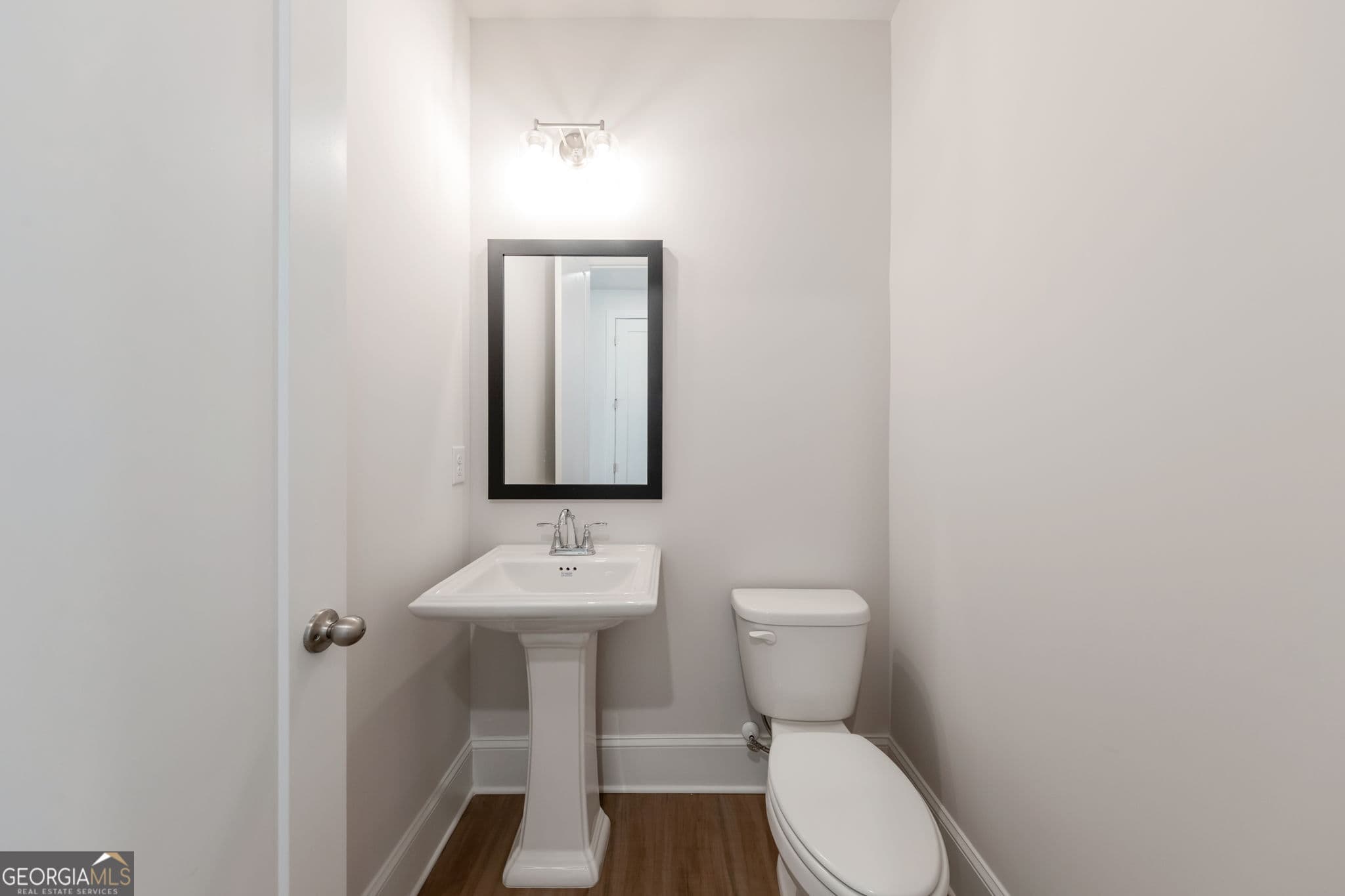 3 bedroom, 2.5 bathroom, 2,025 sq ft single family residence for sale at 1644 Crestcreek Court, Marietta, GA 30008 — photo 4