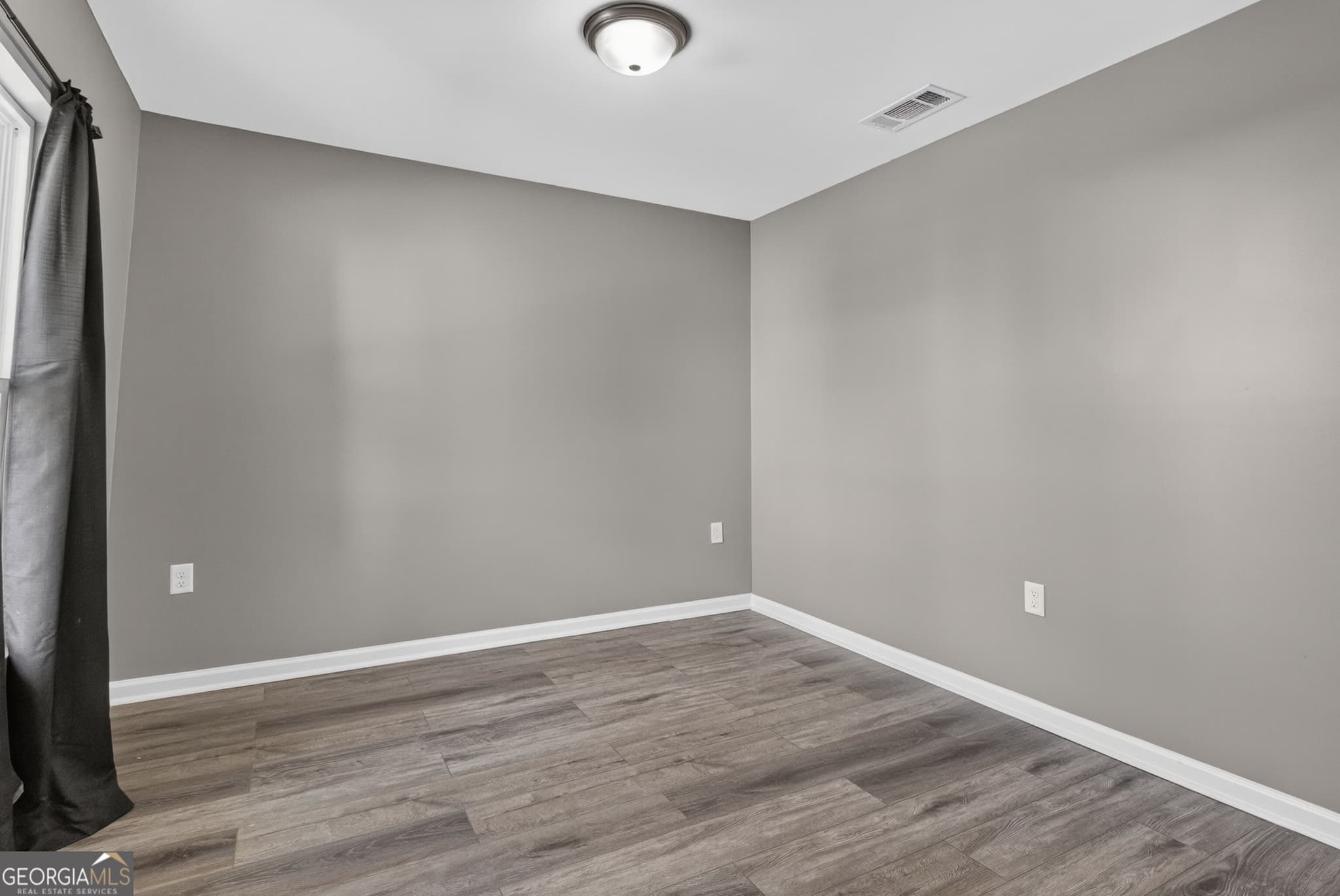 4 bedroom, 2.5 bathroom, 1,800 sq ft single family residence for sale at 215 Barbour Lane, Hinesville, GA 31313 — photo 7