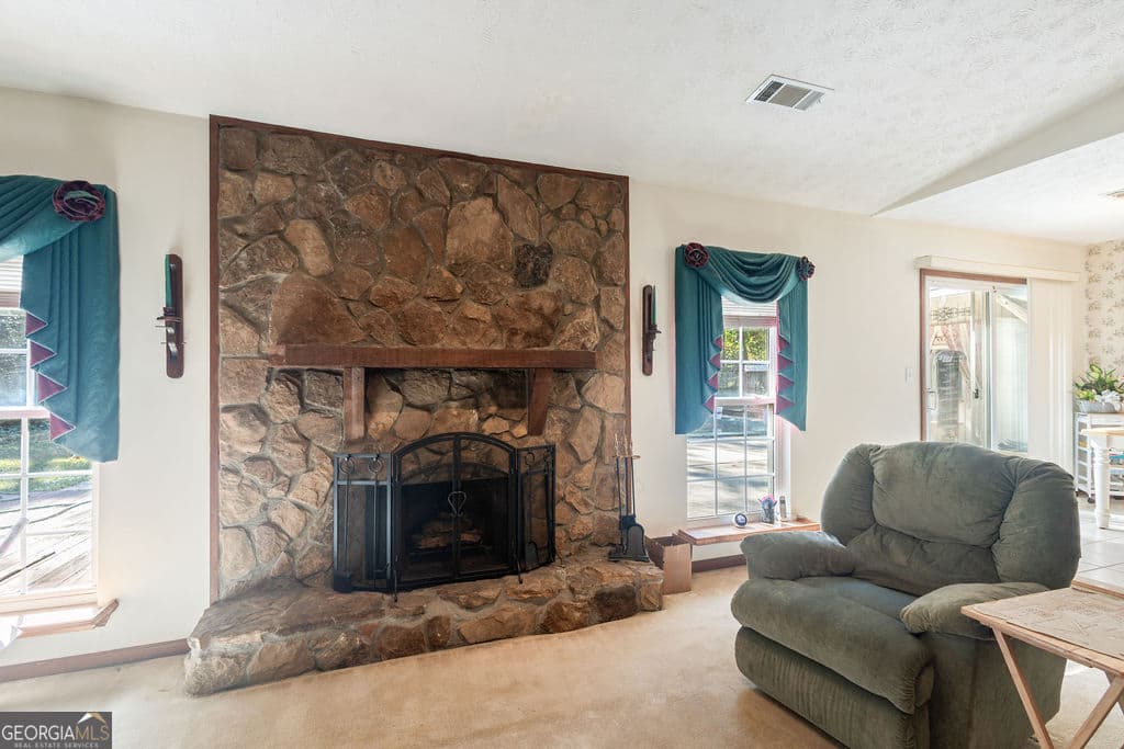 3 bedroom, 2 bathroom, 2,203 sq ft single family residence for sale at 145 Pine Trail Road, Fayetteville, GA 30214 — photo 3