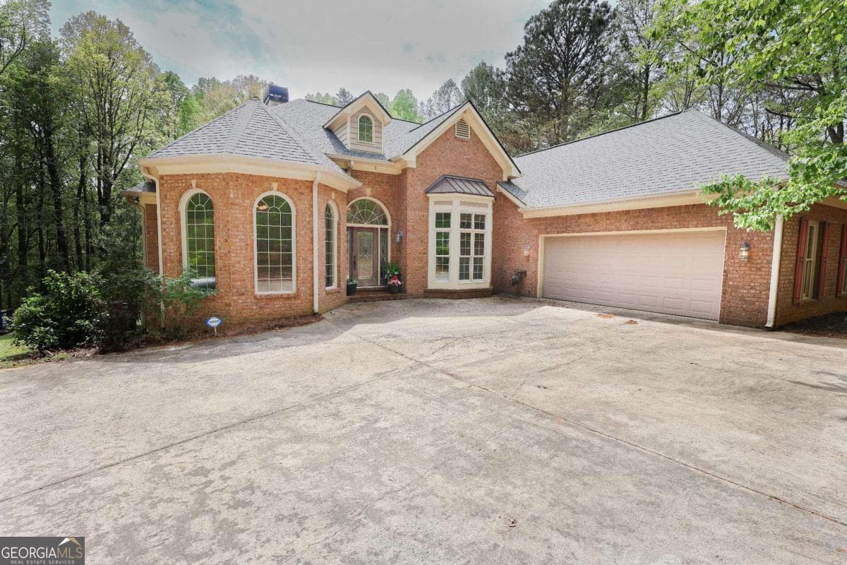 4 bedroom, 3.5 bathroom, 5,964 sq ft single family residence sold at 160 Clear Creek Valley Trail, Ellijay, GA 30540