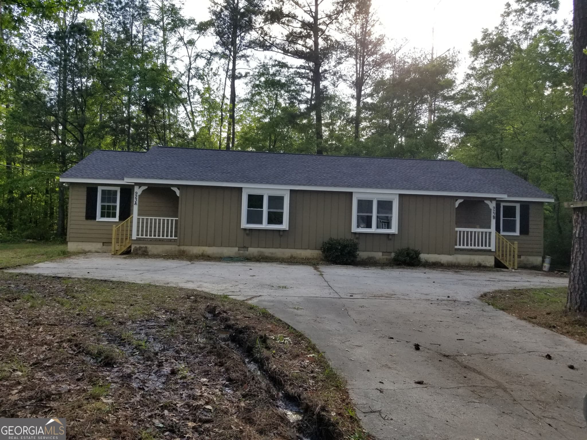 2 bedroom, 1 bathroom, 1,025 sq ft duplex for rent at 923 Old Summerville Road, Rome, GA 30165 for $1,100 a month