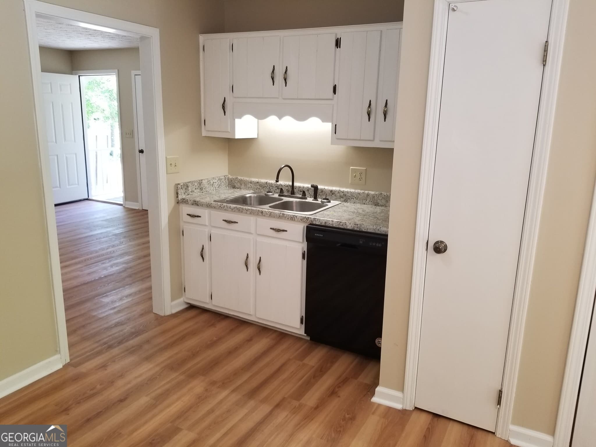2 bedroom, 1 bathroom, 1,025 sq ft duplex for rent at 923 Old Summerville Road, Rome, GA 30165 for $1,100 a month — photo 4