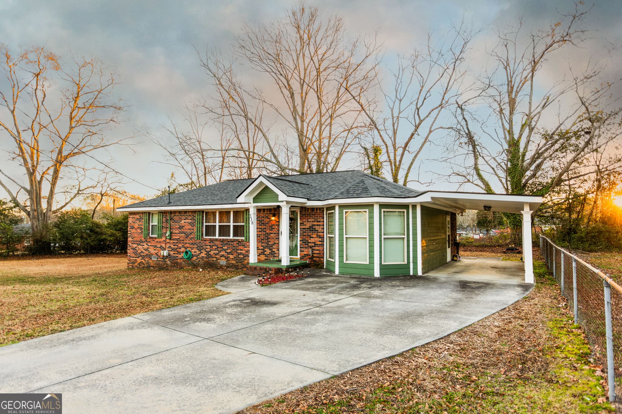 2 bedroom, 1 bathroom, 1,241 sq ft single family residence for sale at 338 Boxwood Street, Social Circle, GA 30025 — photo 2