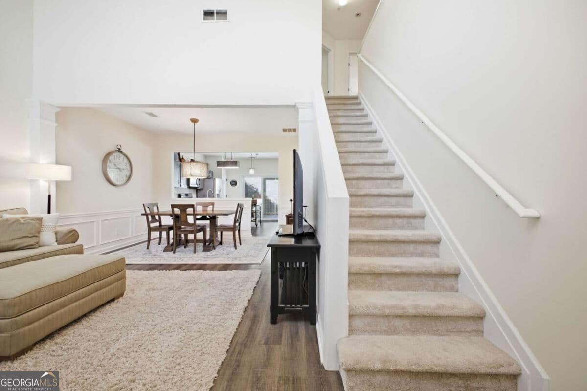 3 bedroom, 2.5 bathroom, 1,840 sq ft townhouse for sale at 202 Kenninghall Lane 30, Smyrna, GA 30082 — photo 2