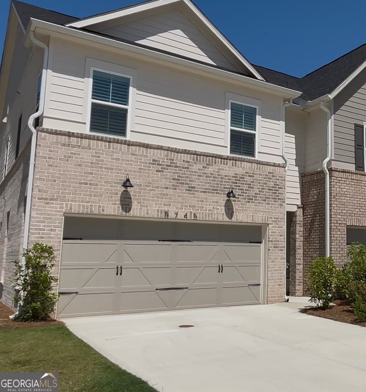 3 bedroom, 2.5 bathroom, 2,035 sq ft townhouse for sale at 5745 Tillman Way, Powder Springs, GA 30127 — photo 2