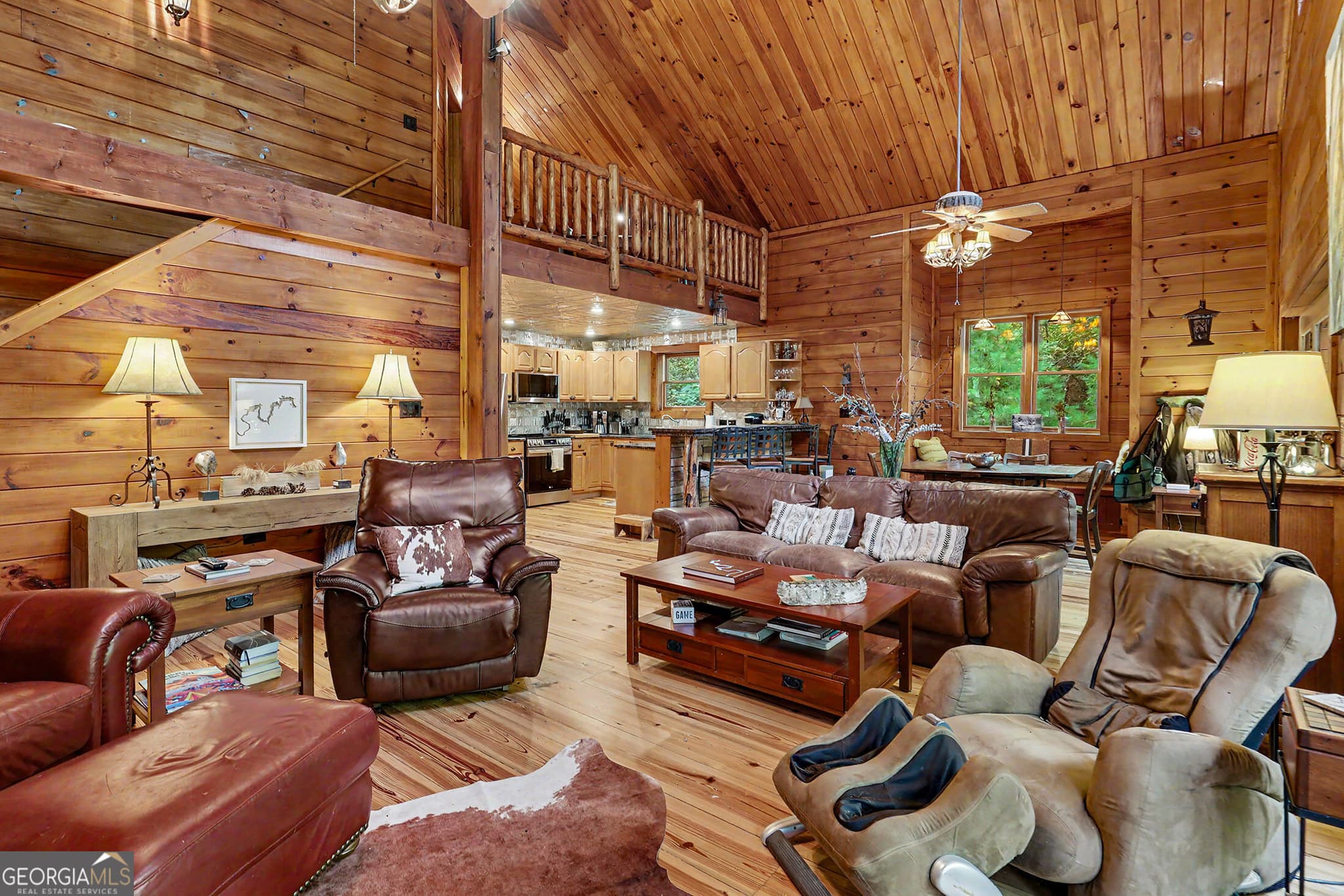 4 bedroom, 3 bathroom, 2,944 sq ft cabin,single family residence for sale at 79 Beachside Lane, Lakemont, GA 30552 — photo 7