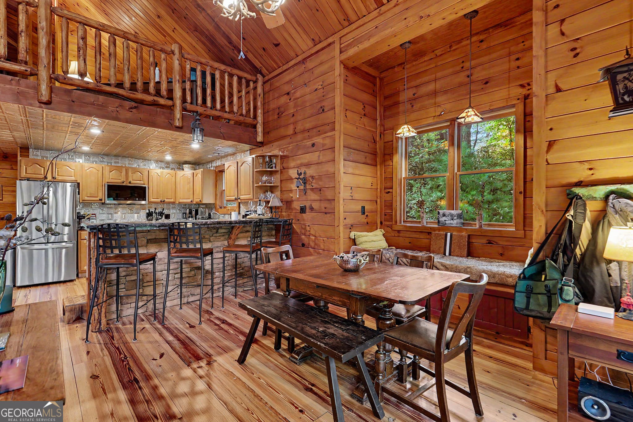 4 bedroom, 3 bathroom, 2,944 sq ft cabin,single family residence for sale at 79 Beachside Lane, Lakemont, GA 30552 — photo 9