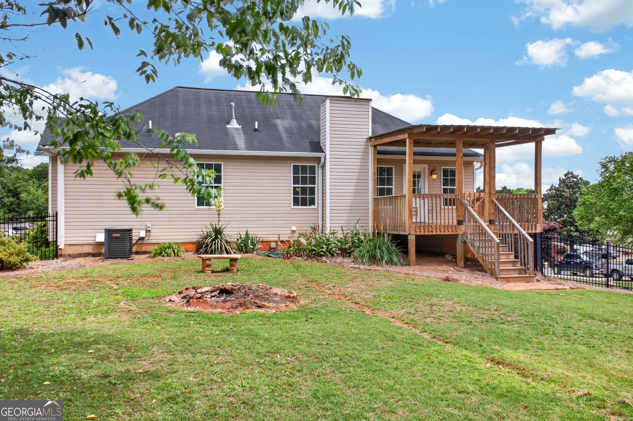 4 bedroom, 3 bathroom, 2,026 sq ft single family residence for sale at 9 Ferry Crossing Drive, Rome, GA 30161 — photo 9