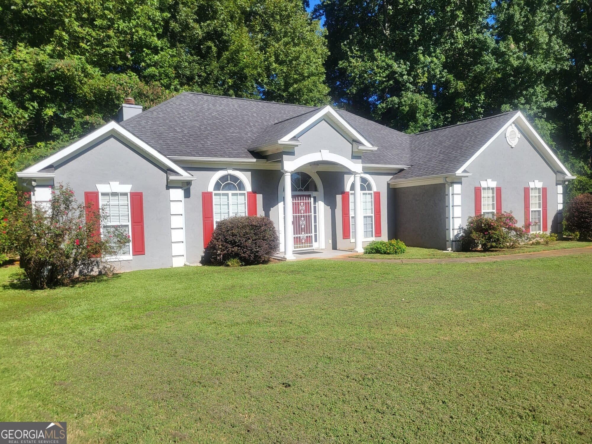 3 bedroom, 2 bathroom, 1,938 sq ft single family residence for sale at 2415 Lismore Drive, Valley, AL 36854 — photo 2