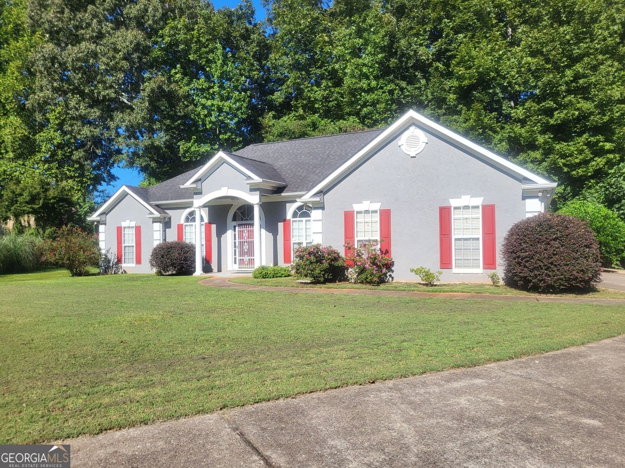 3 bedroom, 2 bathroom, 1,938 sq ft single family residence for sale at 2415 Lismore Drive, Valley, AL 36854 — photo 3