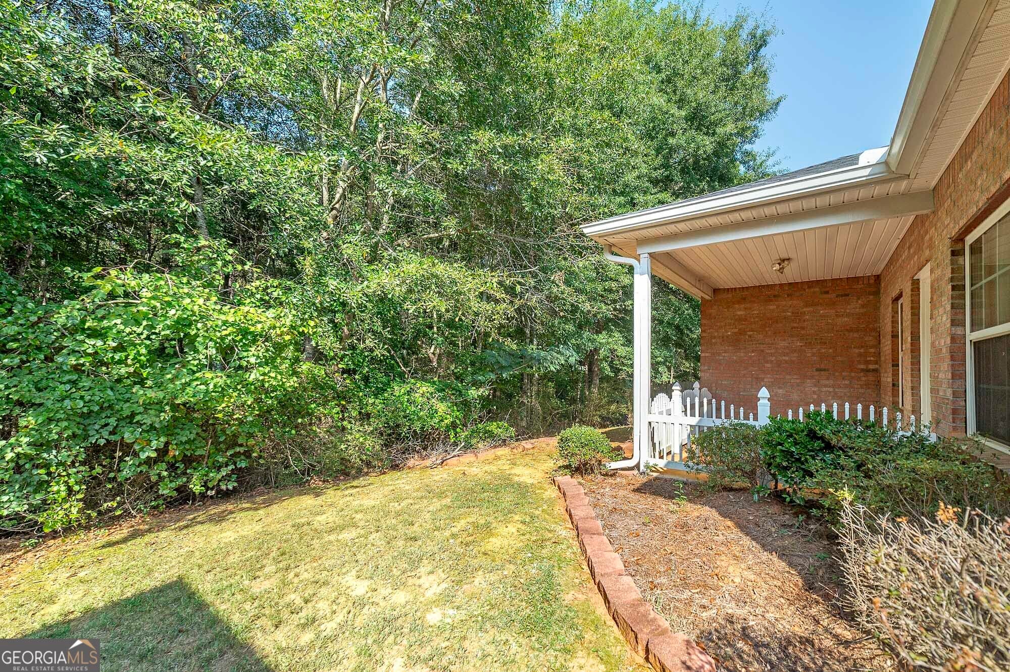 4 bedroom, 3 bathroom, 1,775 sq ft single family residence for sale at 140 Astilbe Meadow Drive, Locust Grove, GA 30248 — photo 3
