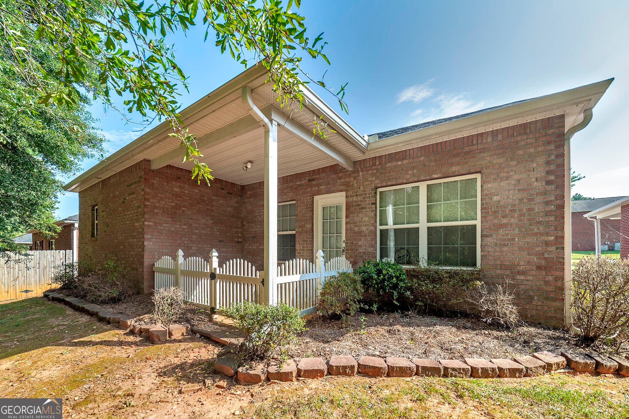 4 bedroom, 3 bathroom, 1,775 sq ft single family residence for sale at 140 Astilbe Meadow Drive, Locust Grove, GA 30248 — photo 4