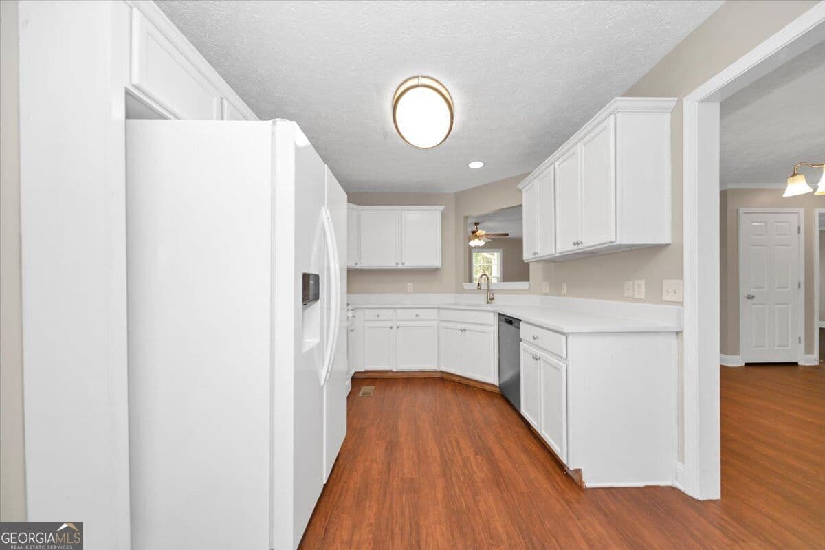 3 bedroom, 2.5 bathroom, 1,716 sq ft single family residence for sale at 201 Brick Mill Drive, Canton, GA 30115 — photo 10