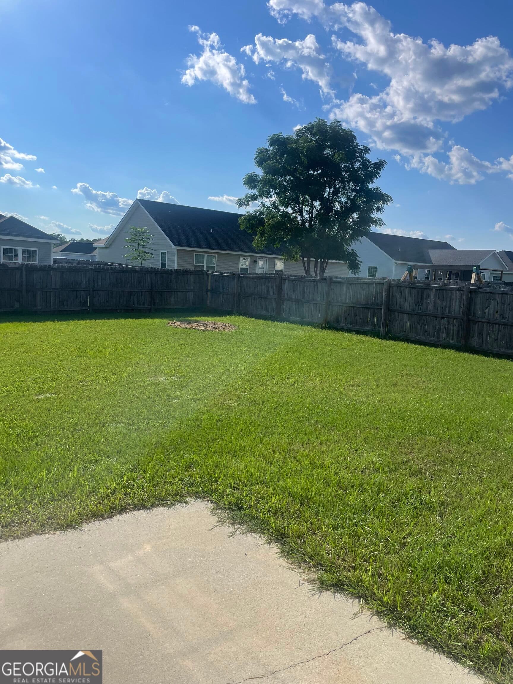 3 bedroom, 2 bathroom, 1,261 sq ft single family residence for sale at 9054 Whispering Pines Boulevard, Statesboro, GA 30458 — photo 3