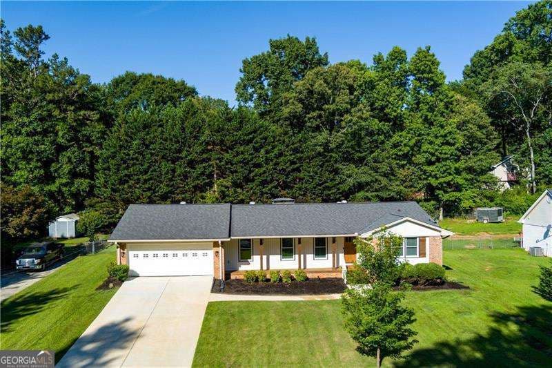 3 bedroom, 2 bathroom, 1,865 sq ft single family residence sold at 4422 White Oak Drive, Sugar Hill, GA 30518