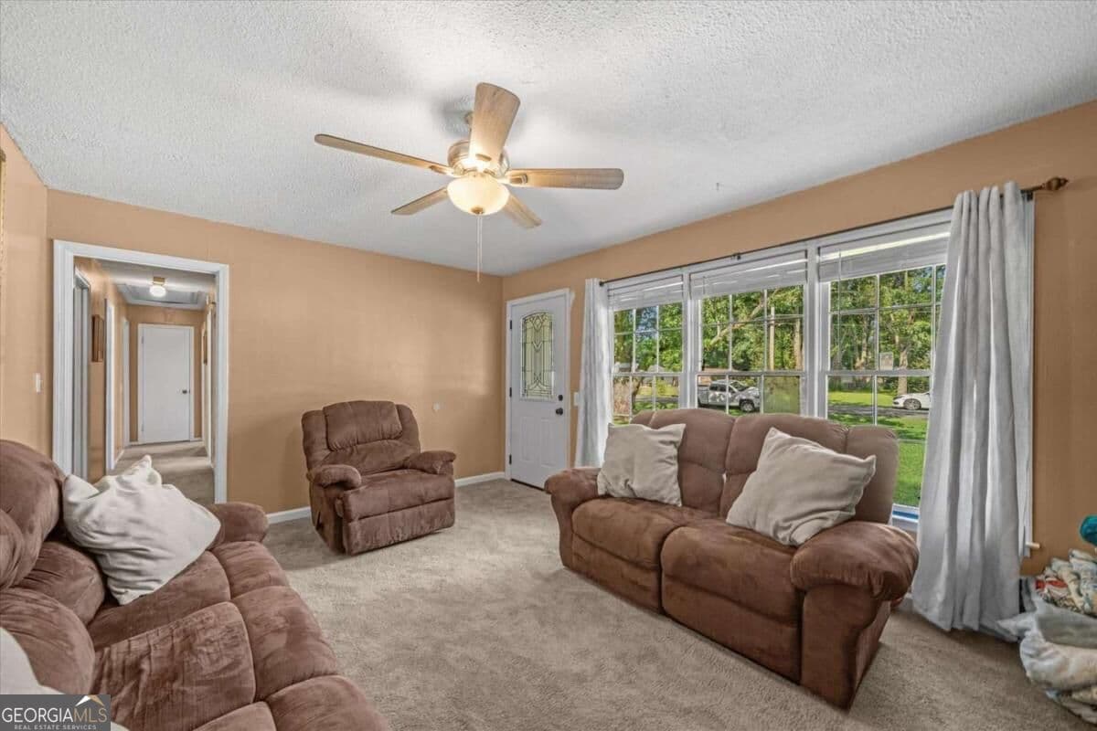 3 bedroom, 1.5 bathroom, 1,377 sq ft single family residence for sale at 123 Donna Street, Calhoun, GA 30701 — photo 3