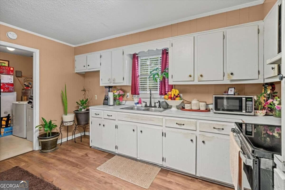 3 bedroom, 1.5 bathroom, 1,377 sq ft single family residence for sale at 123 Donna Street, Calhoun, GA 30701 — photo 9