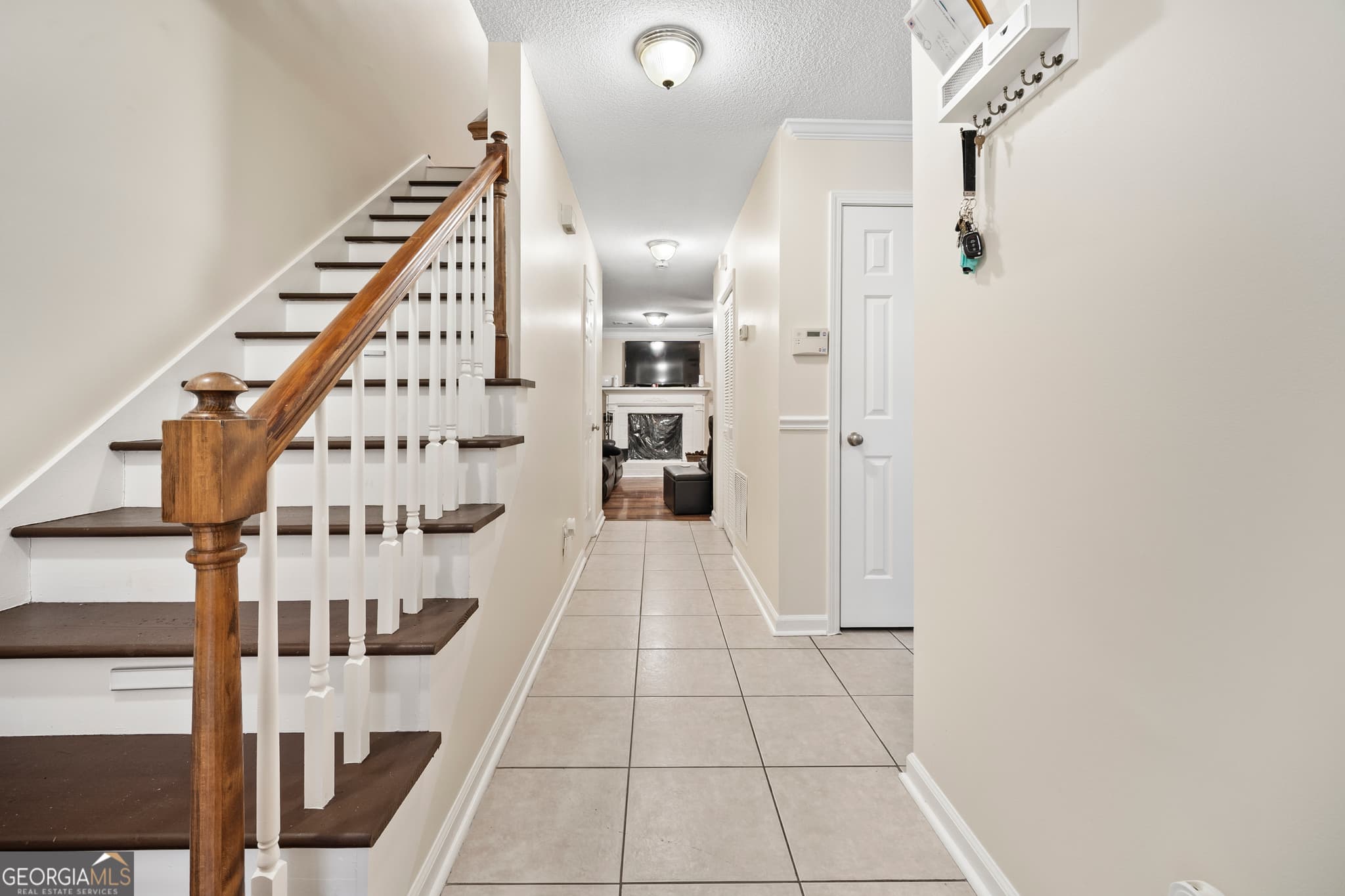 2 bedroom, 2.5 bathroom, 1,292 sq ft townhouse for sale at 5142 Jenny Drive, Acworth, GA 30101 — photo 2