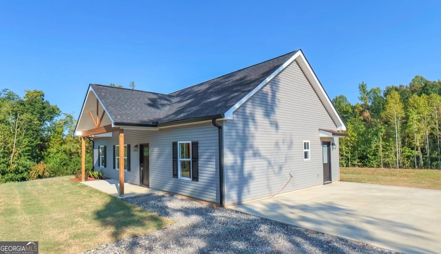 3 bedroom, 2 bathroom, 1,358 sq ft single family residence for sale at 204 Arbacoochee Road, Tallapoosa, GA 30176 — photo 2