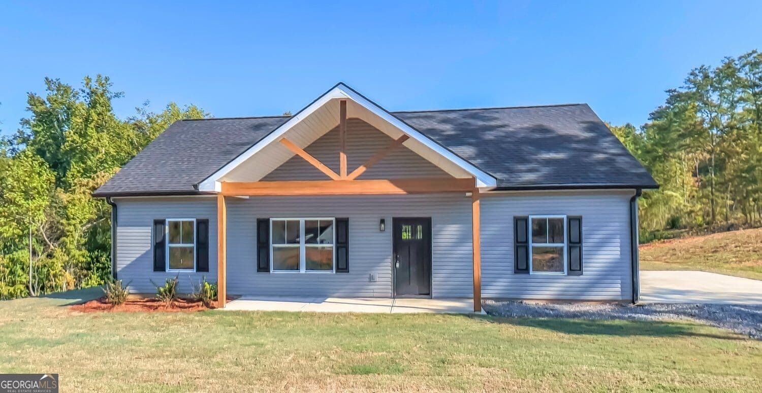 3 bedroom, 2 bathroom, 1,358 sq ft single family residence for sale at 204 Arbacoochee Road, Tallapoosa, GA 30176 — photo 1 of 39