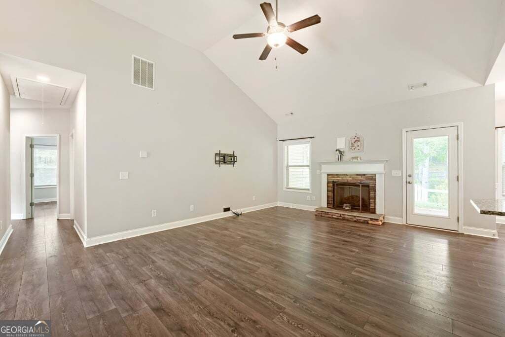 3 bedroom, 2 bathroom, 1,703 sq ft single family residence for sale at 415 Smallwood Lane, Douglasville, GA 30134 — photo 7
