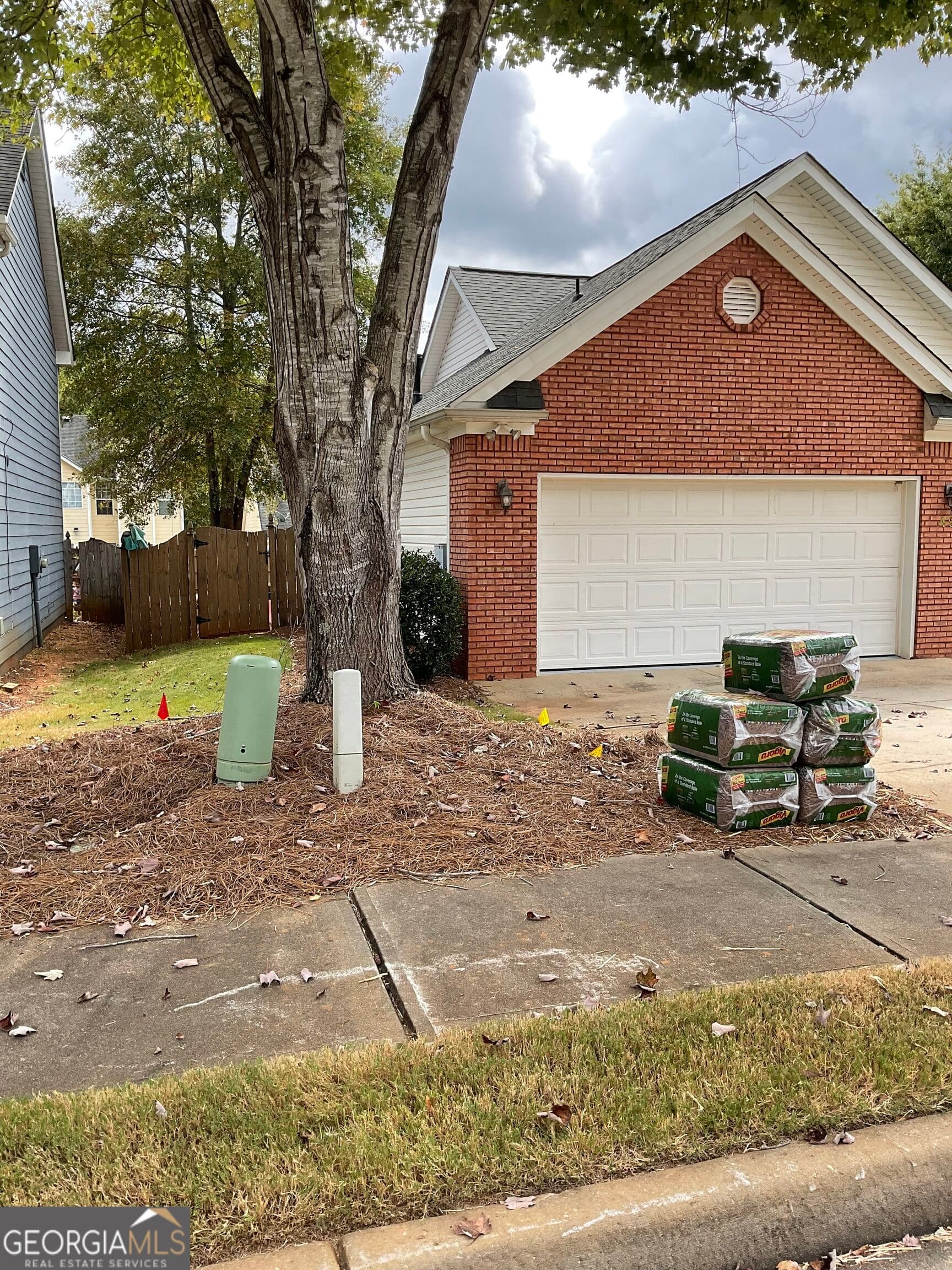 2 bedroom, 2 bathroom, 1,365 sq ft single family residence for sale at 49 Stony Oak Drive, Newnan, GA 30263 — photo 4
