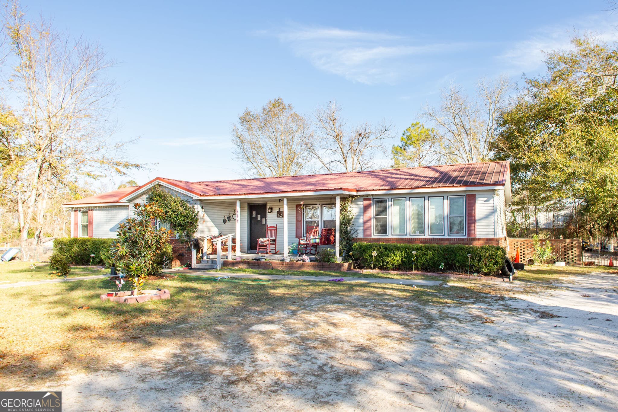 3 bedroom, 2 bathroom, 1,639 sq ft single family residence for sale at 822 S Ware Street, Alma, GA 31510 — photo 2