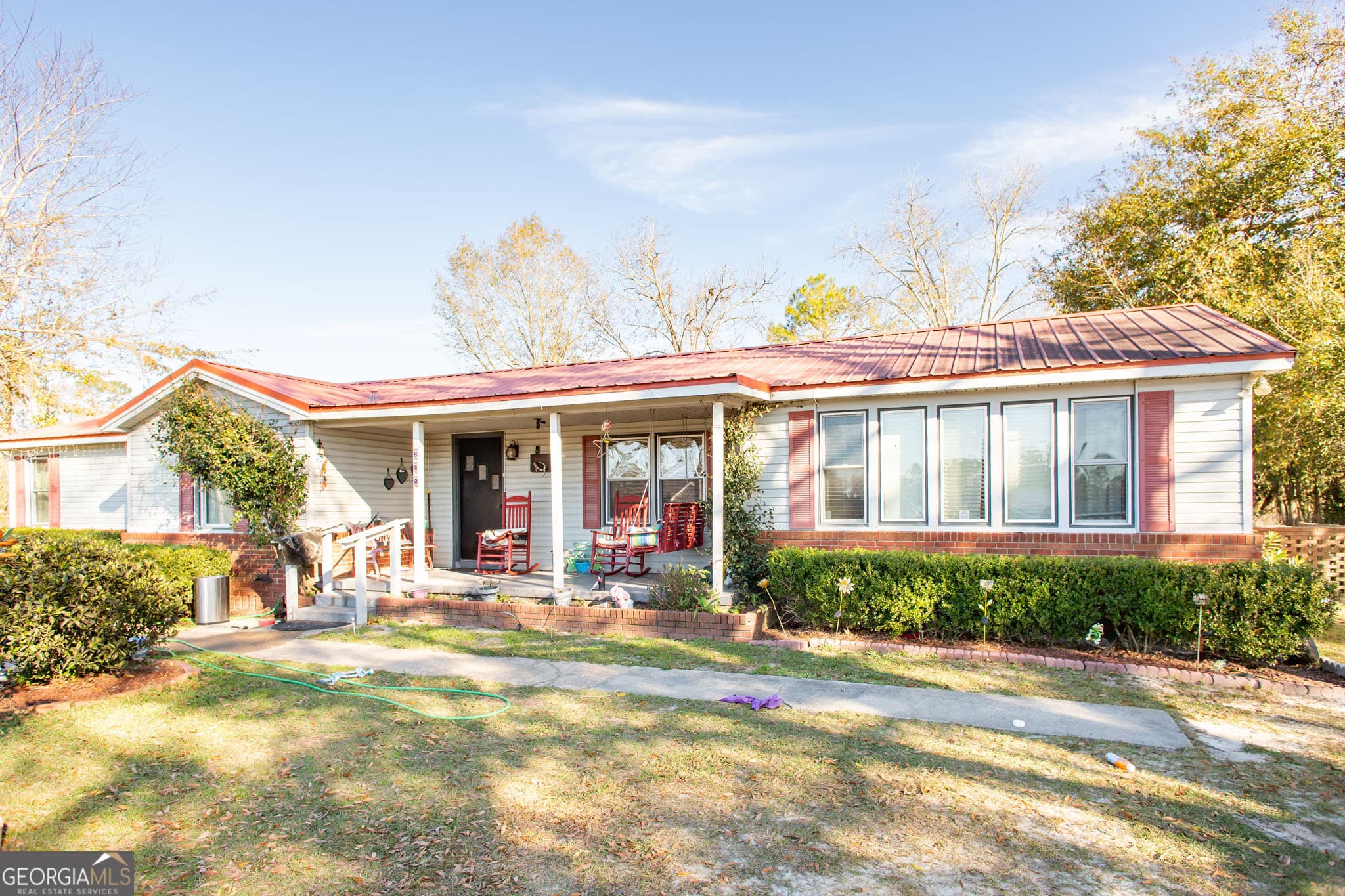 3 bedroom, 2 bathroom, 1,639 sq ft single family residence for sale at 822 S Ware Street, Alma, GA 31510 — photo 3