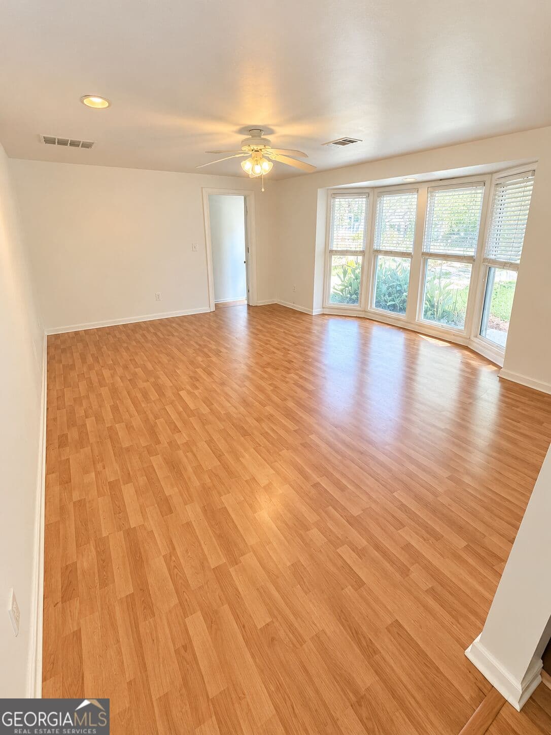 multi family,duplex for sale at 3157 Old Jonesboro Road, Hapeville, GA 30354 — photo 3