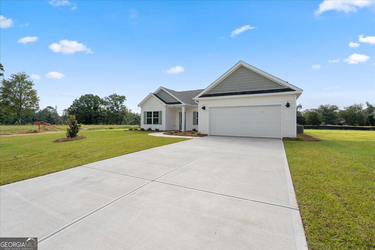 4 bedroom, 2 bathroom, 1,909 sq ft single family residence under contract at 205 Palmetto Loop, Vidalia, GA 30474 — photo 5